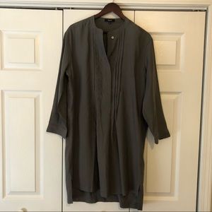Minimalist olive green Madewell shift dress
